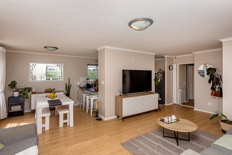 To Let 3 Bedroom Property for Rent in Sunningdale Western Cape